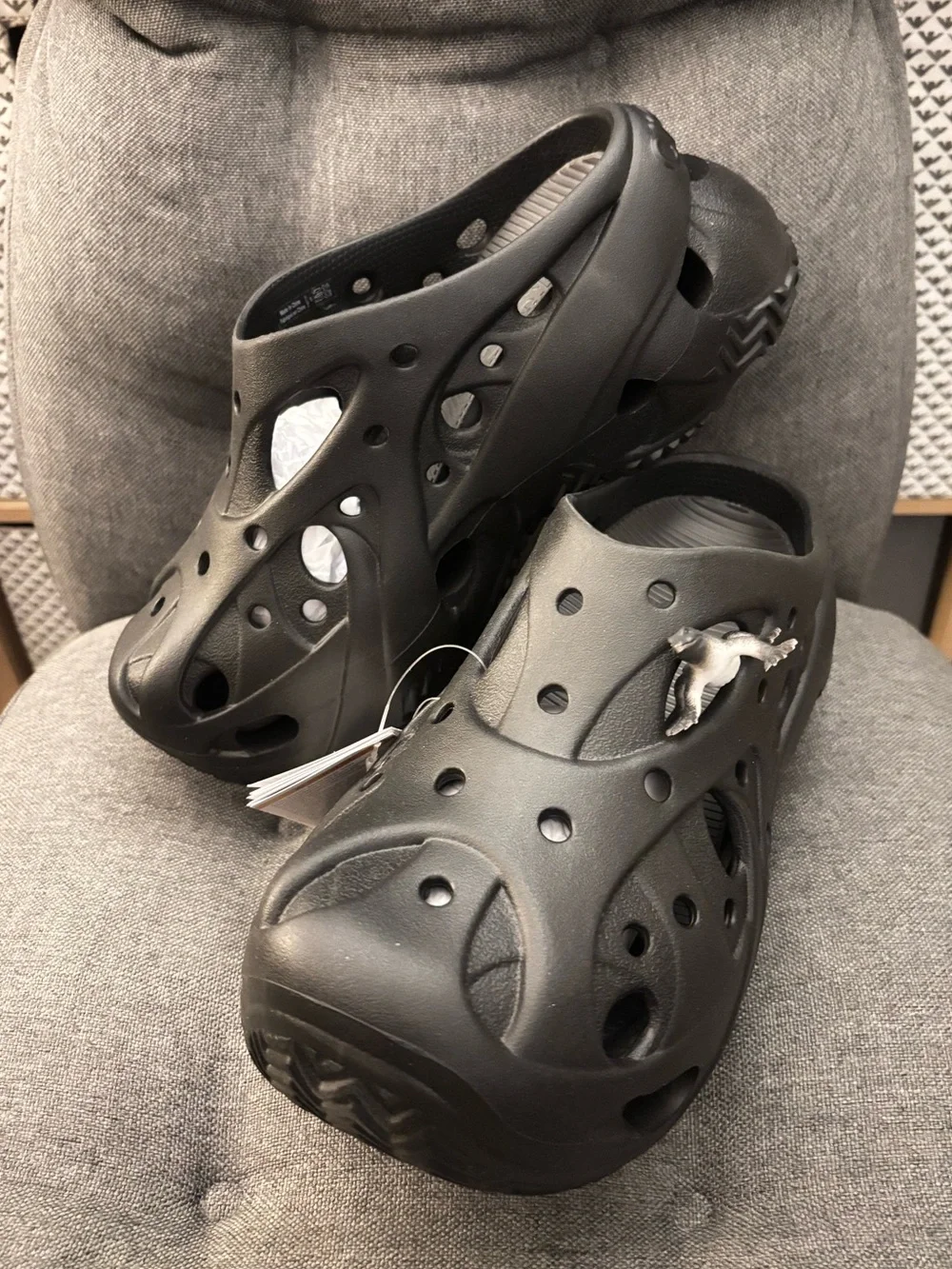 CROCS CAGED CLOGS BLACK, size W9